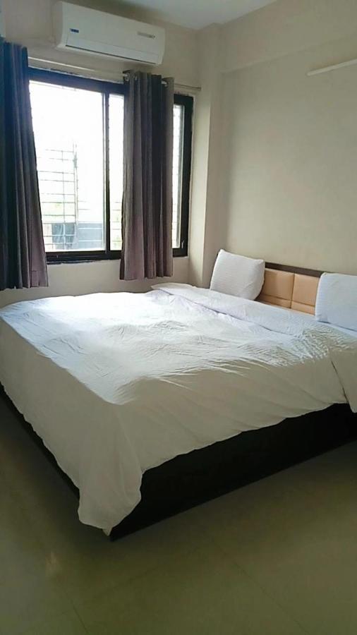 Saburi Apartments Shirdi Dış mekan fotoğraf